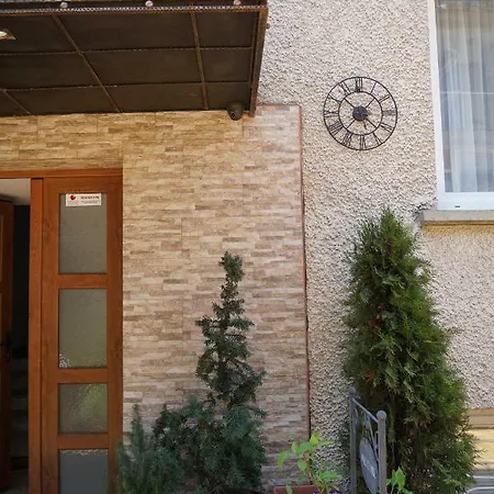 Lambovi - Lyubomir Lambov Guest house *