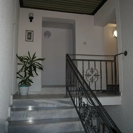 Guest house Lambovi - Lyubomir Lambov *