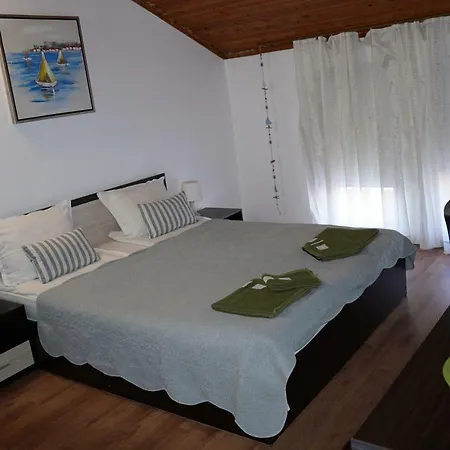 Lambovi - Lyubomir Lambov Guest house *